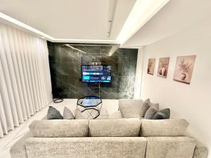 Brand New Stylish Luxe Apartment Near US Embassy Abdoun