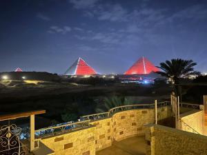 Great Sun Pyramids Inn
