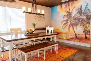 Anna Maria Aloha – Beach Block Cottage Steps to Gulf Outdoor Living Pet Friendly