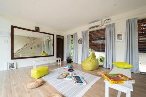 StayVista at Casa Verano with Pool, BBQ