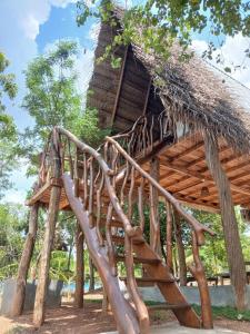 Habarana Chena Hut - Air conditioning Private Cabana with Balcony