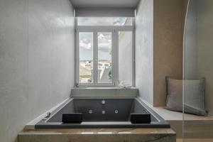 Amara Luxury Suites With Private Hot Tub