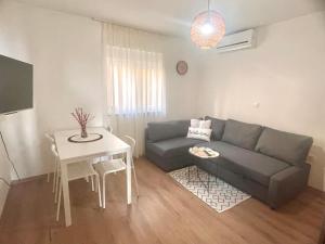 Villa Alternus-apartman Dora