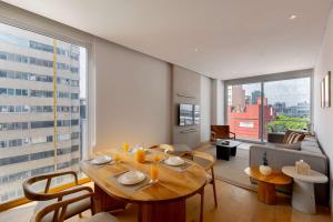 Capitalia Modern 1BR with Rooftop Jacuzzi & Gym