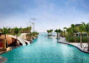 Beach Penthouse - 3 BR, Jacuzzi, Marriott pool access