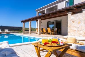 Villa Admiral Your Idyllic Retreat in rural area of Trogir hinterland
