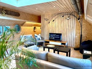 La péniche de Santa Cruz - Sur la Meuse, centre ville