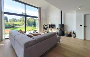 Stunning Home In Durbuy With Sauna