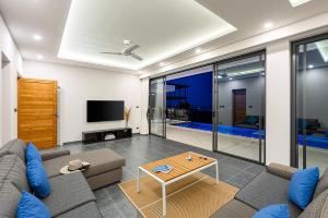 15% OFF ! Brand new near Beach