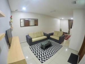 Straits Inc Service Apartment 2