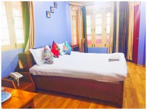 Hotel S S- Residency Near Mall Road-NAINI LAKE - Free Parking - Jungle Safari & Restaurant Facilities - Hygiene and Spacious Room - The Best Hotel with Mountain Views