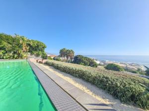 40 Shades of Sunset Off-Grid seafront Oasis