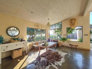 40 Shades of Sunset Off-Grid seafront Oasis