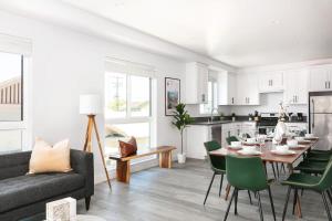 Spacious 4BR LA Getaway with Parking and Fast Wi-Fi