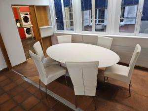 Privat Grosse Zimmer -Mars- mit gemeinsamer Küche und Bad in Altstadt Chur