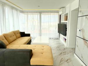 Varna Vista 3BR Apartment Free Parking