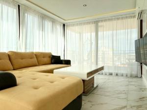 Varna Vista 3BR Apartment Free Parking