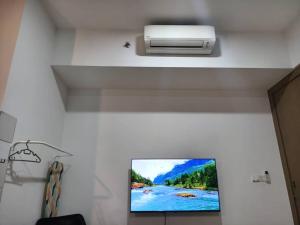 Dsara Netflix tv 5 pax direct mrt next segi college