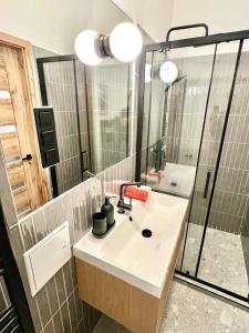 Praterhood Elegant Suites