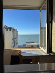 Cozy Seafront Apt Heart of Taulantia Promenade