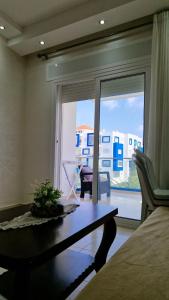 10min to Beach - Comfortable Apt with Pool Access , in Kariat Cabo