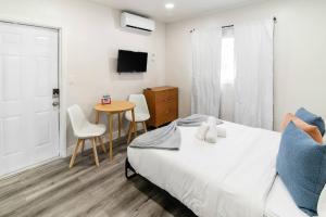Cozy Modern Studio Near Sunny Isles & Bal Harbour