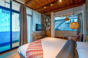 Jacuzz10 mins to Sword Lake