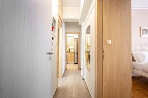 Stylish 2BD with Balcony in Central Athens