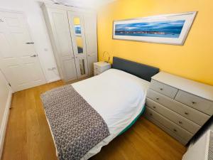 The Snug, Sandown, Isle of Wight, Dog Friendly, Free Wifi