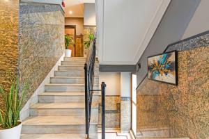 FabHotel Gulshan International - Nr Peter Cat Park Street