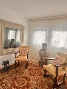 Villa IRI Habitación N3 con un baño compartido y balcón