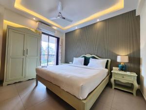 Candolim 1BHK Designer Apartment with Pool and Gym near Beach North Goa