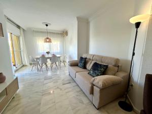 Gatu VILLA ANTILLAS parking gratis preferentemente mayores de 25 años y familias