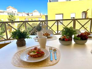 Gatu ANTILLAS parking gratis, terraza Mayores de 25 años y familias