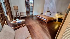 Tropical 4 Bedrooms Villa in Central Penestanan, UBUD