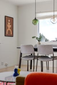 Family home near the ocean, with large patio & BBQ