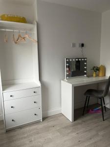 1 Bed Room Flat with sofa Bed, full kitchen