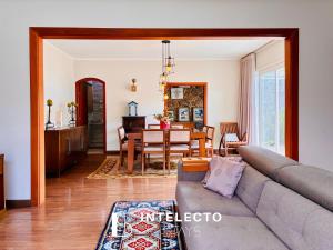 Vista Top - Casa prox centro 3Qts c churrasqueira