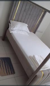 cutesy 3 bedroom apartment