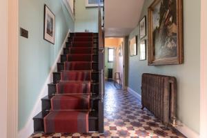 Stunning 4-Bedroom Home in Worcestershire