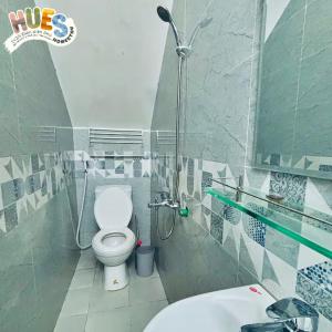 Hues Homestay - 2BR Spacious Stay & Parking