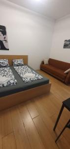 Sweet 2BR Shared Apt next to Enkplatz U3
