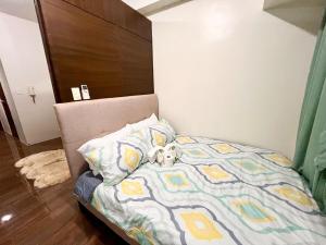 Skyline Serenity Designer 1BR with Balcony at Air