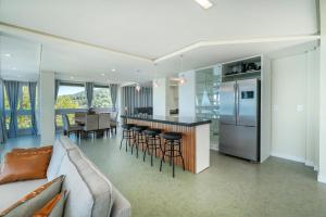 B300 - Casa Beira Mar com piscina Privativa