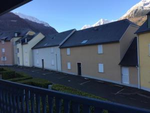 Appartement spacieux 3 chambres avec balcon et parking privé