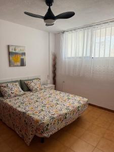 Los Cristianos, walking to Beach, High speed Wifi