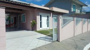 Praia Brava Casa Rosada