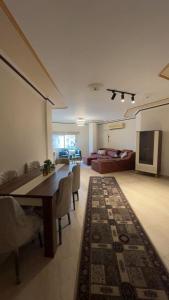 شقة بأفضل أحياء الشيخ زايد