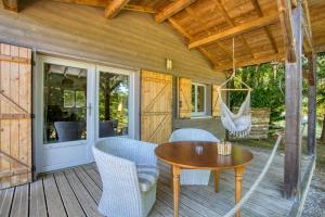 spa privatif intérieur du lodge -la truffe- le bois de la pause-