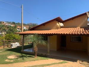 Casa de Campo, no Paraiso, 3,5 KM da UFV e 6 KM do centro de Viçosa